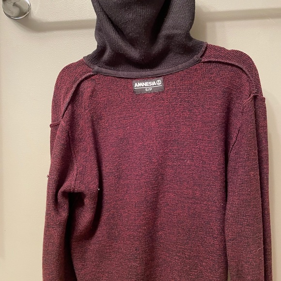 Men’s small hoodie - Picture 3 of 6